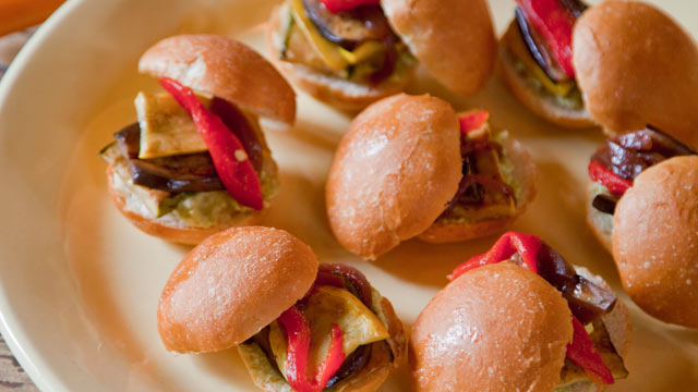 PHOTO: Rachel Ray's Sausage and Pepper Sliders.