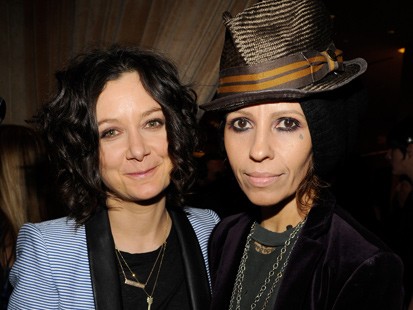  - gty_sara_gilbert_linda_perry_mi_130408_ms