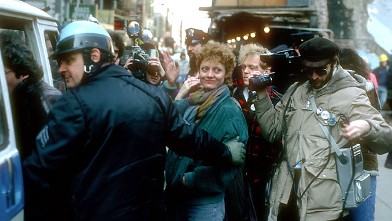 PHOTO: Actress Susan Sarandon gets arrested March  22, 1982 on charges of civil disobedience in New York City.