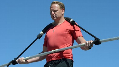 PHOTO: Nik Wallenda practices for his landmark Niagara Falls walk.