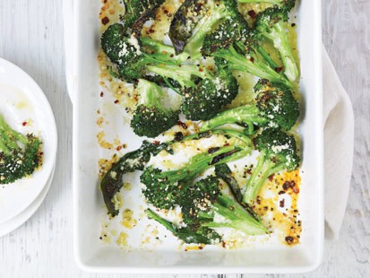PHOTO: Daphne Ozs cheesy pizza with broccoli is shown here.
