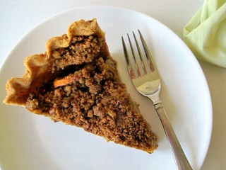 PHOTO: Amy Green's gluten-free apple pie with pecan crumb topping.