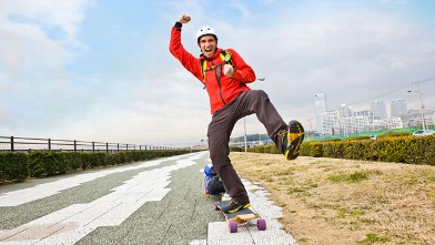 PHOTO: 'Guinness Records' Profiles Wacky Celebs Across the Globe