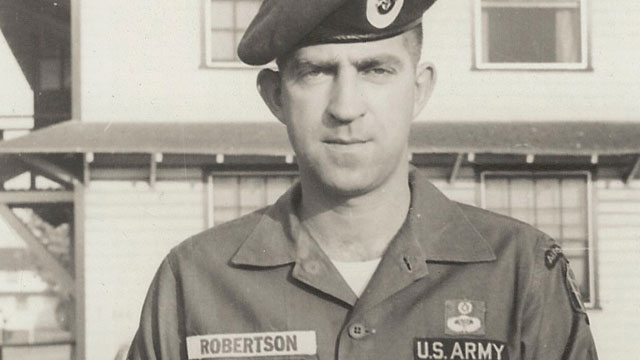 PHOTO: The U.S. says Sgt. 1st Class John H. Robertson, posing as the former Green Beret, is an imposter.
