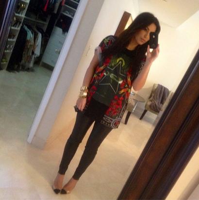 Kim K Greeted by Fans, Protesters in Bahrain
