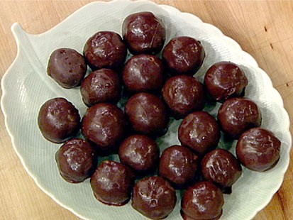 PHOTO: Mayim Bialiks pecan pie truffles