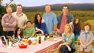 PHOTO: ABC's "Modern Family" stars Jesse Tyler Ferguson as Mitchell, Ariel Winter as Alex, Eric Stonestreet as Cameron, Rico Rodriguez as Manny, Sofia Vergara as Gloria, Ed O'Neill as Jay, Ty Burrell as Phil, Julie Bowen as Claire, Sarah Hyland as Haley a
