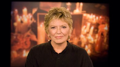 PHOTO: Nick News with Linda Ellerbee will give kids their own forum to talk about the events of Sept. 11, 2001, address some of their misconceptions and answer their questions, in ?What Happened?: The Story of September 11, 2001,?