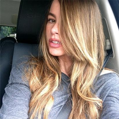 Rumer Willis Sports New Hair