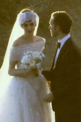 Anne Hathaway Marries Adam Schulman