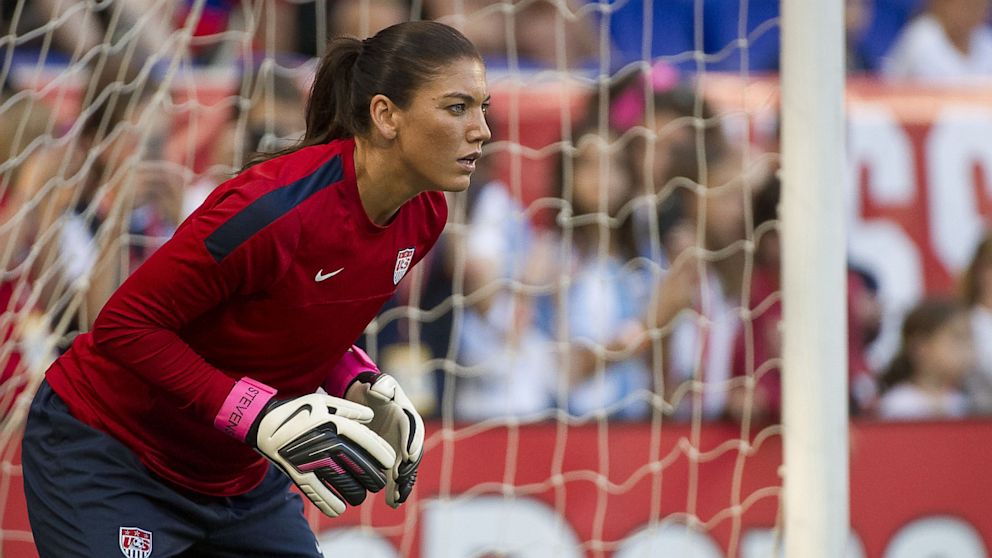 PHOTO: Hope Solo in goal