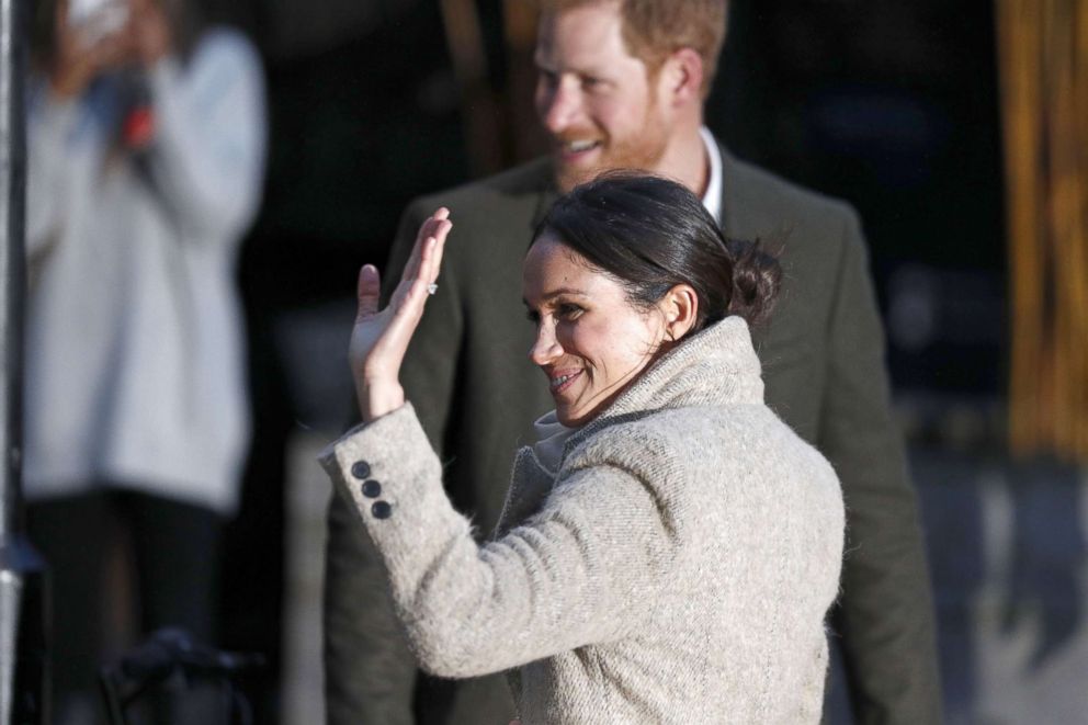 PHOTO: Britains Prince Harrys fiance, U.S. actress Meghan Markle, waves to well-wishers as they leave after a visit to Reprezent 107.3FM community radio station in Brixton, south west London, Jan. 9, 2018. 
