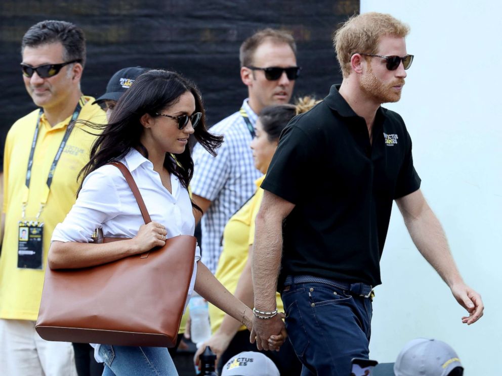 PHOTO:Meghan Markle and Prince Harry attend a Wheelchair Tennis match during the Invictus Games 2017 at Nathan Philips Square, Sept. 25, 2017 in Toronto.