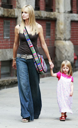 hottest hwood moms
