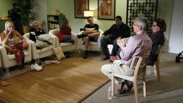 PHOTO: Dr. Drew Pinsky, far right, talks with a therapy group on an episode of 'Celebrity Rehab with Dr. Drew.'