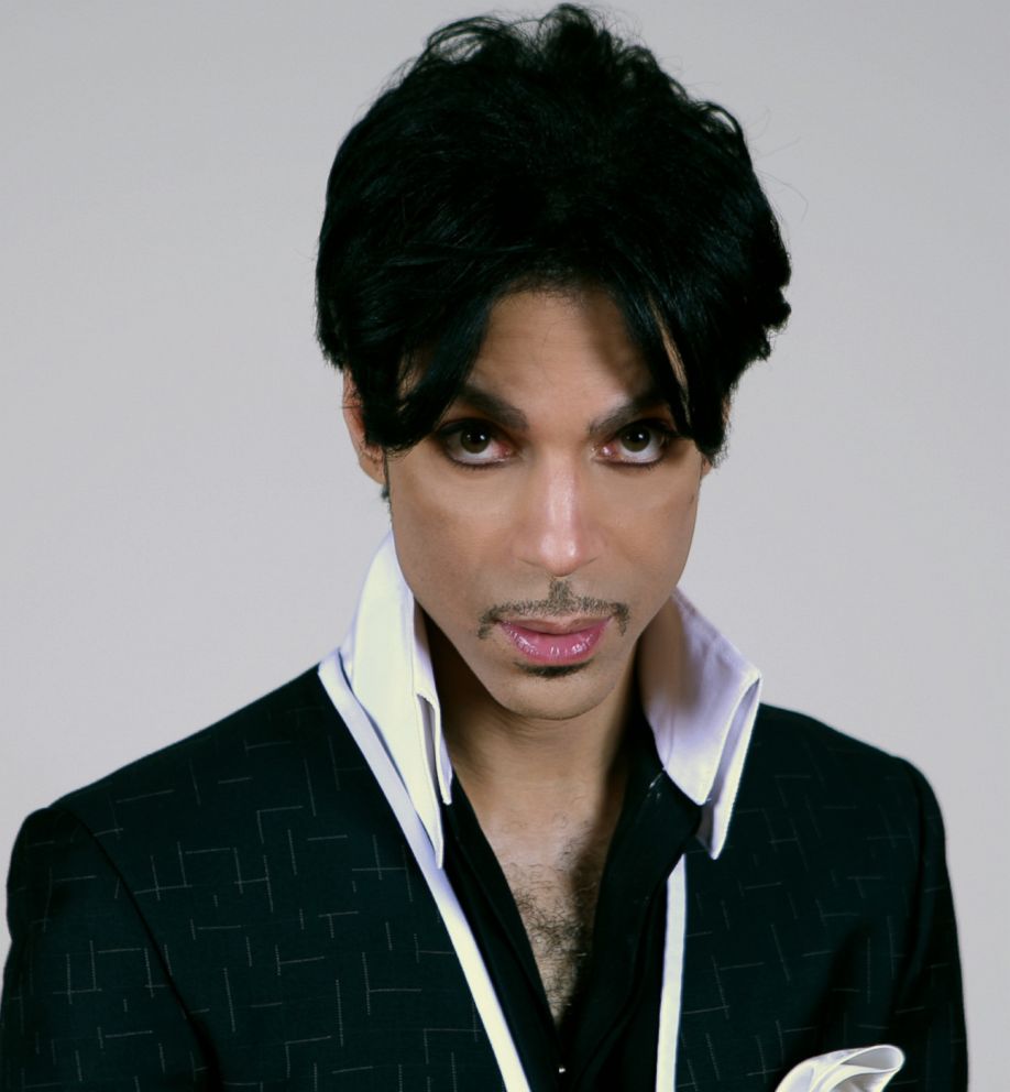 prince-book-182-ht-ml-171023_12x13_992.jpg