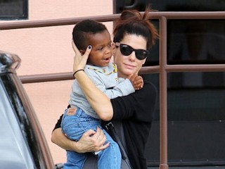 Photos: Sandra Bullock's Stroll with Son