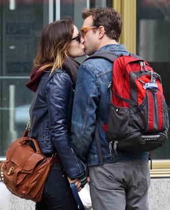 Olivia Wilde and Jason Sudeikis Share A Kiss