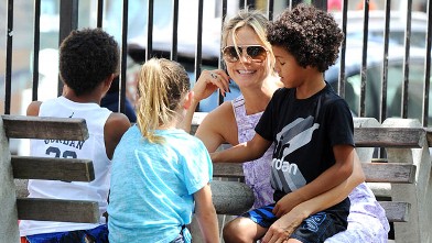 PHOTO: Heidi Klum takes her children to the park, in New York, Aug. 12, 2012.