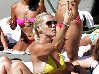 Photos: Jennie Garth's Teeny-Weeny Yellow Bikini