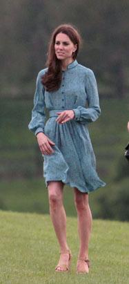 Kate Dazzles Crowd with Teal Dress
