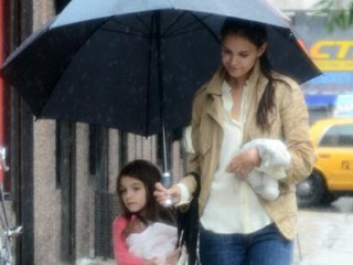 Photos: Katie and Suri's Rainy Day Stroll
