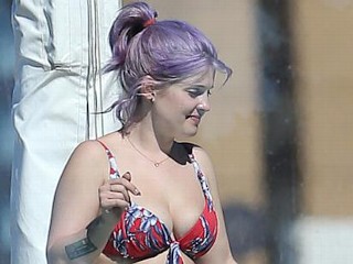 Photos: Kelly Osbourne Shows Off Her Curves