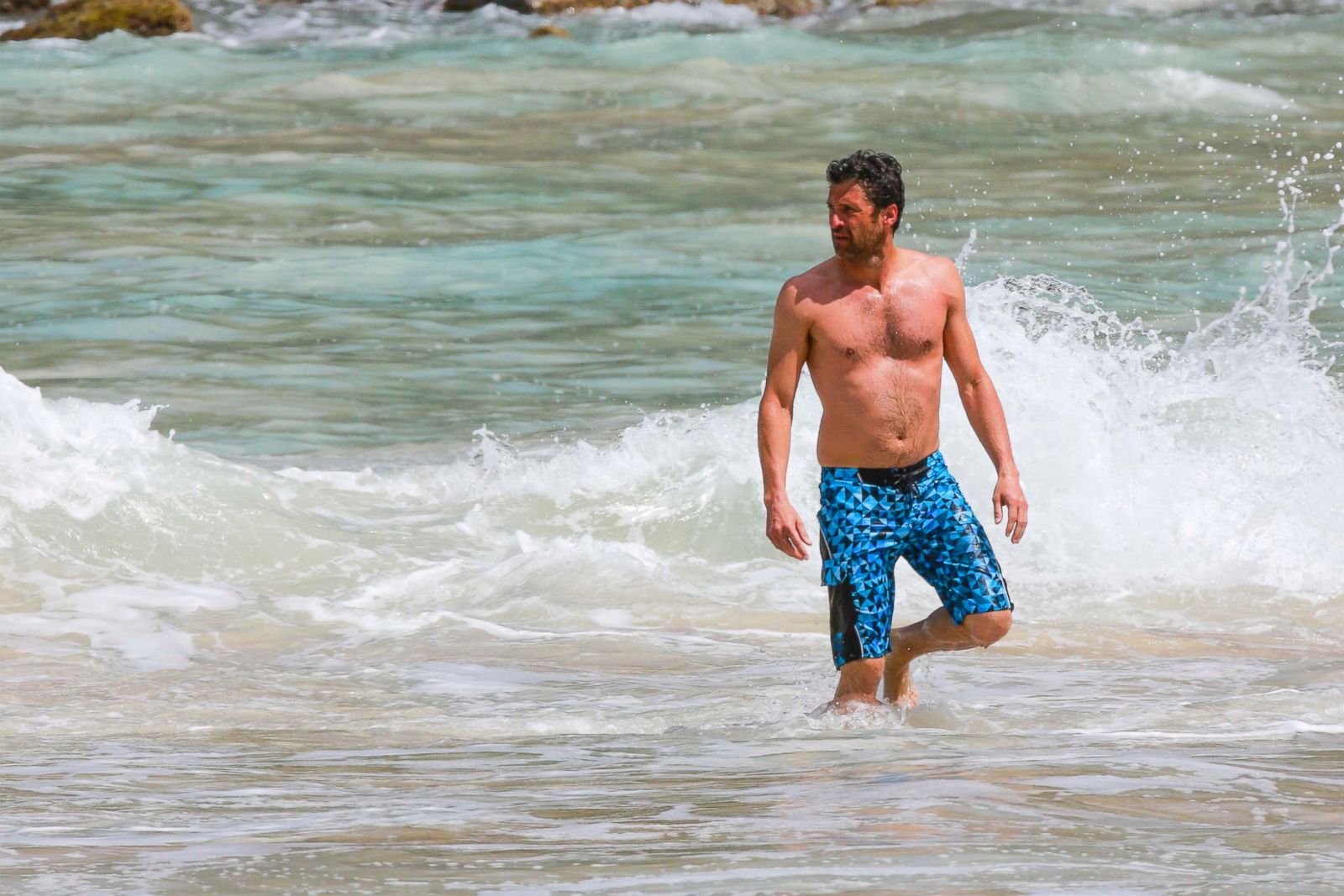 Oahu Topless Beach - Celebrities on vacation Photos - ABC News