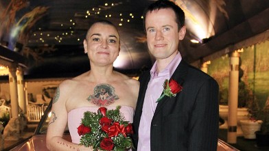 PHOTO: Irish singer Sinead O'Connor married Barry Herridge at the famous Little White Wedding Chapel on Las Vegas Blvd in Sin City.