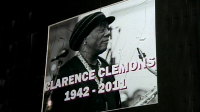 VIDEO: Fans of the E Street Band saxophonist Clarence Clemons gather at New Jerseys Stone Pony.