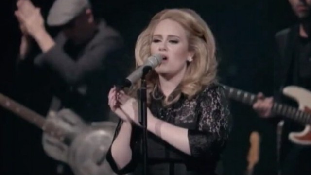 VIDEO: Singer is expecting her first child with boyfriend Simon Konecki.