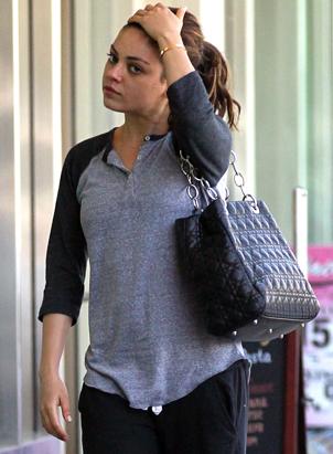 Jennifer Lawrence Shuns Makeup