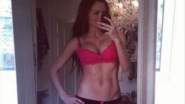 VIDEO: Some women say the photo of a moms lean stomach 3 days after giving birth sends the wrong message.