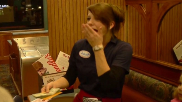 VIDEO: Friendlys waitress Julie Bombria said she thought she was going to faint.