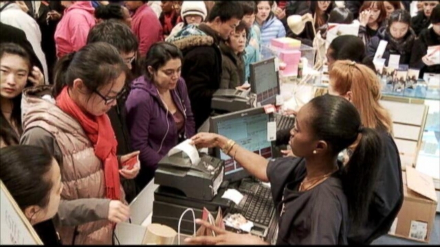 Where to get the best deals on the hottest items on everyones Christmas list.