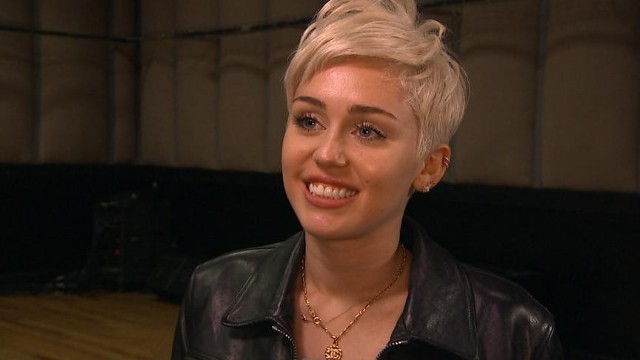 VIDEO: The pop star reveals what fans can expect on her "Bangerz" tour.