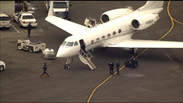 VIDEO: Justin Biebers Private Plane Searched For Illegal Drugs