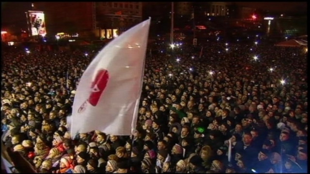 VIDEO: Viktor Yanukovych vanishes as protesters storm his palace.