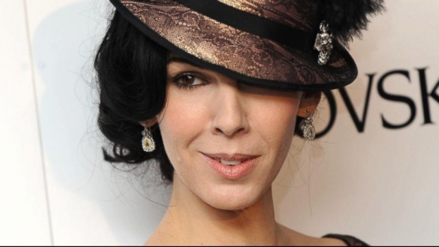 VIDEO: An inside look at the high-pressure world of celebrity fashion.