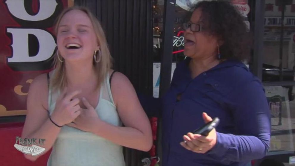 VIDEO: Prank Changes Waitress Life
