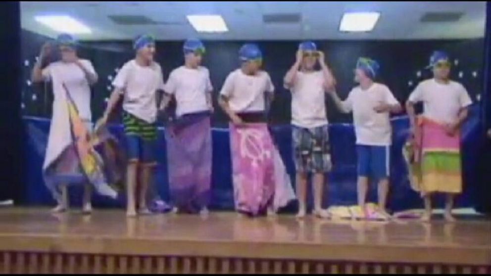VIDEO: Kids Synchronized Swimming Routine Makes Big Splash