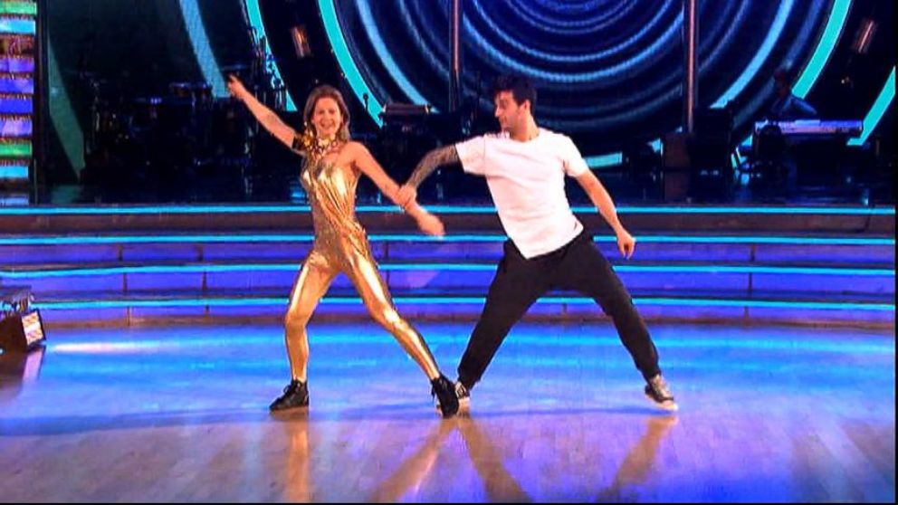 VIDEO: Celebrity dancers prepare for the final dance competition of the season.