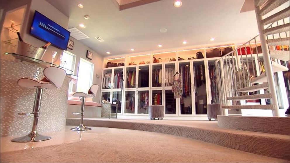The Woodlands Home With Largest Closet In U S Abc13 The Woodlands Home With Largest Closet In U S