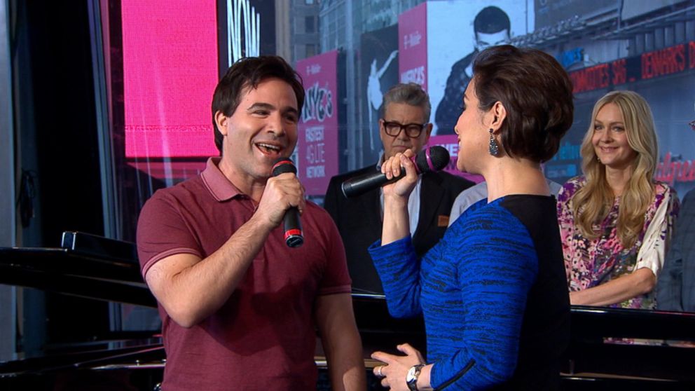 VIDEO: Aladdin Cast Reunites for Iconic A Whole New World Performance