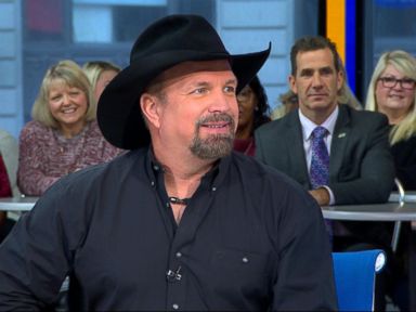 WATCH: Garth Brooks: 'You are a lucky person' to sit at Trisha Yearwood's Thanksgiving table
