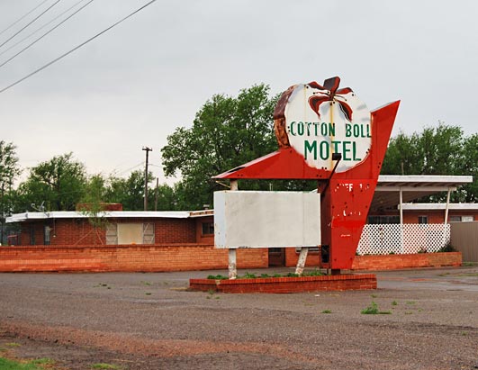 GMA's Kate Snow and her sister take a trip along old Route 66