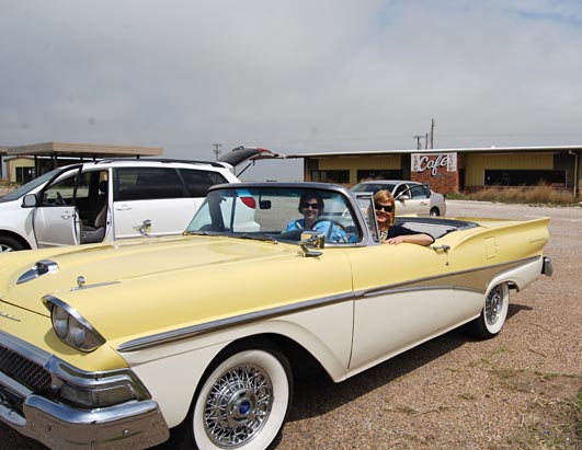 GMA's Kate Snow and her sister take a trip along old Route 66