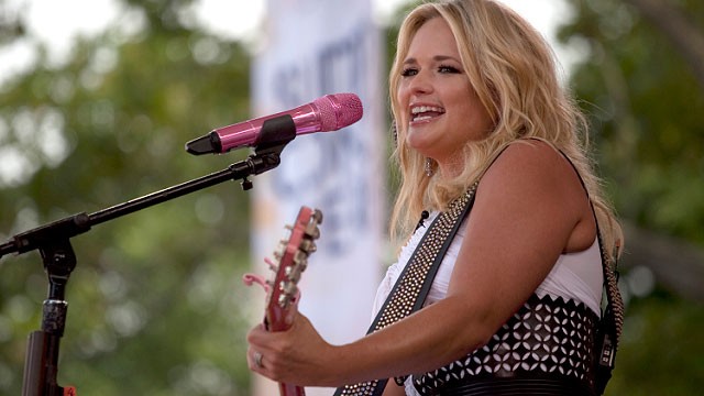 PHOTO: Country star Miranda Lambert performs live on