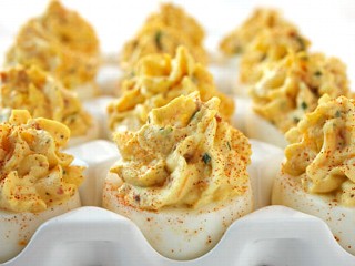 Deviled+eggs+with+bacon