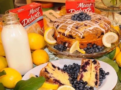Blueberry Muffin Crumble Cake